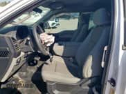 ✅ 2018 Ford F-150 XL • VIN: 1FTFX1E57JKE26144 • Lot: 85309305. Wystawiony na Copart z przebiegiem 160 412 mil. Bezpłatny archiwum sprzedaży aukcyjnych z USA i szczegółowy raport historii pojazdu na DreamBid. Zdjęcie 7.