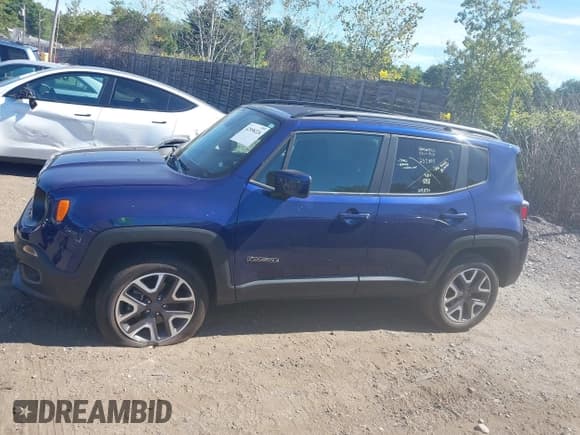 ✅ 2017 Jeep Renegade Latitude • VIN: ZACCJBBB1HPF76433 • Lot: 42958224. Listed on IAAI with 29,894 mi. Free auction sales archive from the USA and detailed vehicle history report at DreamBid. Image 14.