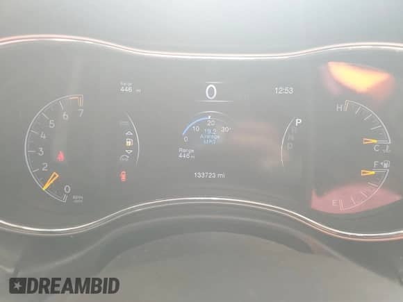 2018 Jeep Grand Cherokee Altitude z VIN 1C4RJFAG1JC390447, wystawiony jako Copart lot #90273155 z przebiegiem 133 723 mil mil oraz Szkoda całkowita • Salvage title. Historia ofert i sprzedaży dostępna na DreamBid. Obrazek 9.