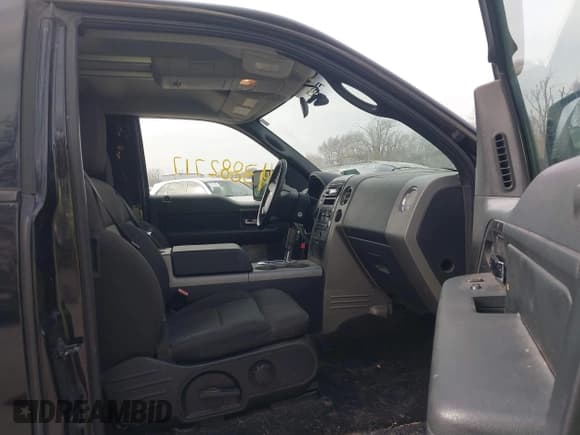 ✅ 2004 Ford F-150 XLT • VIN: 1FTPX14514NA49853 • Лот: 43882717. Опубликован ранее на IAAI с пробегом 199 499 миль. Бесплатный доступ к архиву аукционных продаж из США и подробный отчёт об истории автомобиля на DreamBid. Изображение 5.