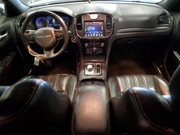 ✅ 2016 Chrysler 300 S • VIN: 2C3CCAGG2GH106649 • Lot: 48715635. Listed on Copart with 93,037 mi. Free auction sales archive from the USA and detailed vehicle history report at DreamBid. Image 8.