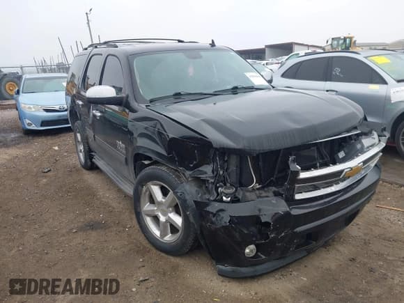 ✅ 2013 Chevrolet Tahoe LT • VIN: 1GNSCBE01DR200656 • Lot: 43838600. Wystawiony na IAAI z przebiegiem 95 314 mil. Bezpłatny archiwum sprzedaży aukcyjnych z USA i szczegółowy raport historii pojazdu na DreamBid. Zdjęcie 1.