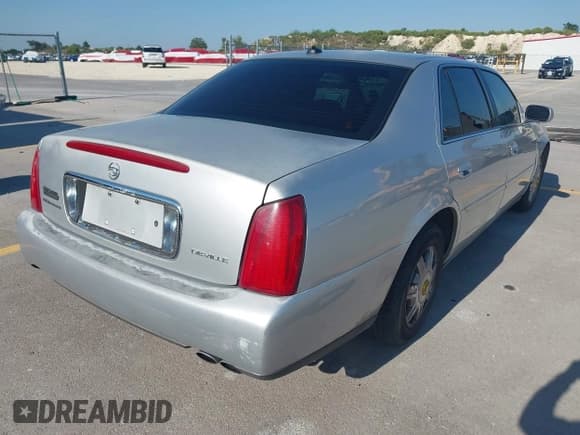 ✅ 2003 Cadillac DeVille • VIN: 1G6KD54Y23U283009 • Lot: 43165347. Wystawiony na IAAI z przebiegiem 101 644 mil. Bezpłatny archiwum sprzedaży aukcyjnych z USA i szczegółowy raport historii pojazdu na DreamBid. Zdjęcie 4.