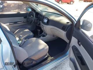 ✅ 2010 Hyundai Accent GS • VIN: KMHCM3AC8AU156501 • Лот: 41153508. Опубликован ранее на IAAI с пробегом Не указан. Бесплатный доступ к архиву аукционных продаж из США и подробный отчёт об истории автомобиля на DreamBid. Изображение 5.