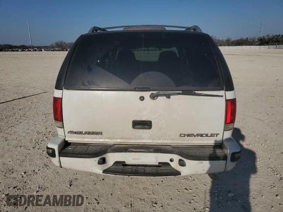 ✅ 1998 Chevrolet Blazer LS • VIN: 1GNDT13W9W2147761 • Lot: 47551835. Wystawiony na Copart z przebiegiem 211 761 mil. Bezpłatny archiwum sprzedaży aukcyjnych z USA i szczegółowy raport historii pojazdu na DreamBid. Zdjęcie 6.