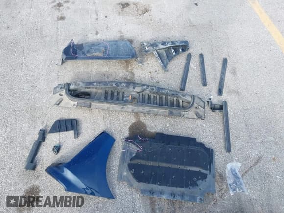 ✅ 2019 Chevrolet Silverado 1500 High Country • VIN: 3GCUYHEL7KG134157 • Лот: 43233782. Опубликован ранее на IAAI с пробегом 92 882 миль. Бесплатный доступ к архиву аукционных продаж из США и подробный отчёт об истории автомобиля на DreamBid. Изображение 12.