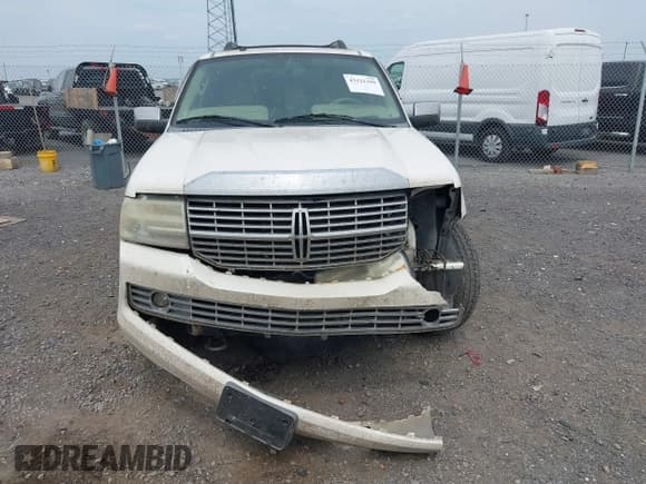 ✅ 2008 Lincoln Navigator • VIN: 5LMFU28538LJ20680 • Lot: 43121399. Wystawiony na IAAI z przebiegiem 226 634 mil. Bezpłatny archiwum sprzedaży aukcyjnych z USA i szczegółowy raport historii pojazdu na DreamBid. Zdjęcie 12.