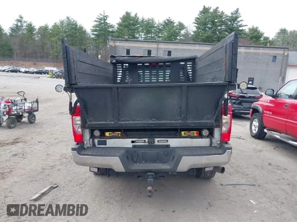 ✅ 2022 Ford F-250 XL • VIN: 1FTBF2B67NEE11698 • Lot: 42053954. Wystawiony na IAAI z przebiegiem 67 692 mil. Bezpłatny archiwum sprzedaży aukcyjnych z USA i szczegółowy raport historii pojazdu na DreamBid. Zdjęcie 16.