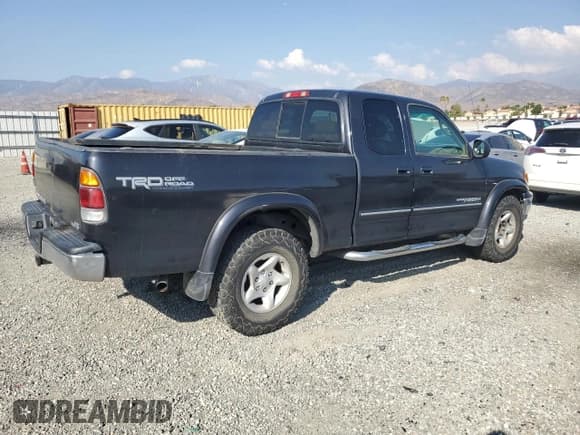 ✅ 2002 Toyota Tundra Limited • VIN: 5TBRT381X2S289460 • Lot: 81783375. Listed on Copart with 201,813 mi. Free auction sales archive from the USA and detailed vehicle history report at DreamBid. Image 3.