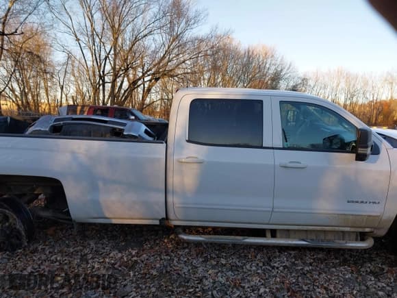 ✅ 2019 Chevrolet Silverado 2500HD LT • VIN: 1GC1KSEY2KF234312 • Лот: 43716769. Опубликован ранее на IAAI с пробегом 191 972 миль. Бесплатный доступ к архиву аукционных продаж из США и подробный отчёт об истории автомобиля на DreamBid. Изображение 14.