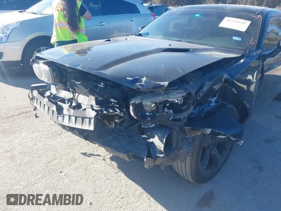 ✅ 2011 Dodge Challenger • VIN: 2B3CJ4DG7BH532046 • Lot: 41421025. Wystawiony na IAAI z przebiegiem 257 042 mil. Bezpłatny archiwum sprzedaży aukcyjnych z USA i szczegółowy raport historii pojazdu na DreamBid. Zdjęcie 6.