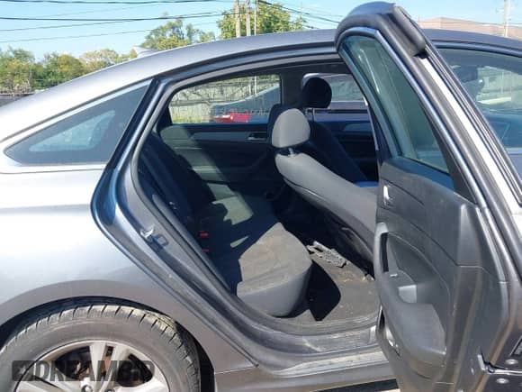 2018 Hyundai Sonata Limited с VIN 5NPE34AF0JH628457, выставлен на аукционе IAAI как лот 43210203 с пробегом 95 968 миль миль и . История ставок и продаж доступна на DreamBid. Изображение 8.