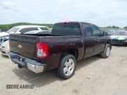 ✅ 2008 Chevrolet Silverado 1500 • VIN: 1GCEC19Y28Z298330 • Lot: 42272489. Wystawiony na IAAI z przebiegiem 97 076 mil. Bezpłatny archiwum sprzedaży aukcyjnych z USA i szczegółowy raport historii pojazdu na DreamBid. Zdjęcie 4.