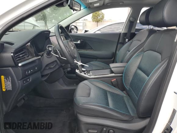 ✅ 2020 Kia Niro EX Premium • VIN: KNDCE3LG8L5074864 • Lot: 80124265. Listed on Copart with 54,724 mi. Free auction sales archive from the USA and detailed vehicle history report at DreamBid. Image 7.