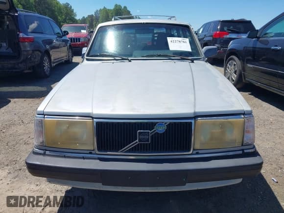 ✅ 1989 Volvo 240 DL • VIN: YV1AX8852K1834731 • Lot: 42278781. Wystawiony na IAAI z przebiegiem 288 726 mil. Bezpłatny archiwum sprzedaży aukcyjnych z USA i szczegółowy raport historii pojazdu na DreamBid. Zdjęcie 6.