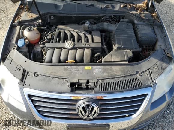 ✅ 2008 Volkswagen Passat VR6 • VIN: WVWCU93C78P057343 • Lot: 68743074. Listed on Copart with 139,701 mi. Free auction sales archive from the USA and detailed vehicle history report at DreamBid. Image 13.