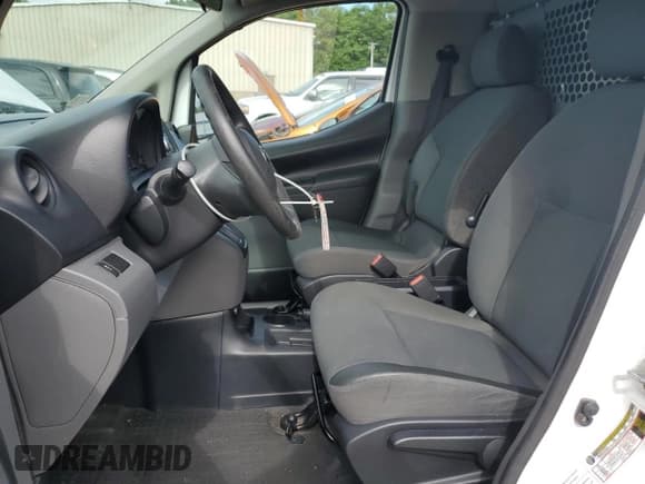 ✅ 2015 Nissan NV200 SV • VIN: 3N6CM0KN3FK695194 • Lot: 65386745. Wystawiony na Copart z przebiegiem 124 624 mil. Bezpłatny archiwum sprzedaży aukcyjnych z USA i szczegółowy raport historii pojazdu na DreamBid. Zdjęcie 7.