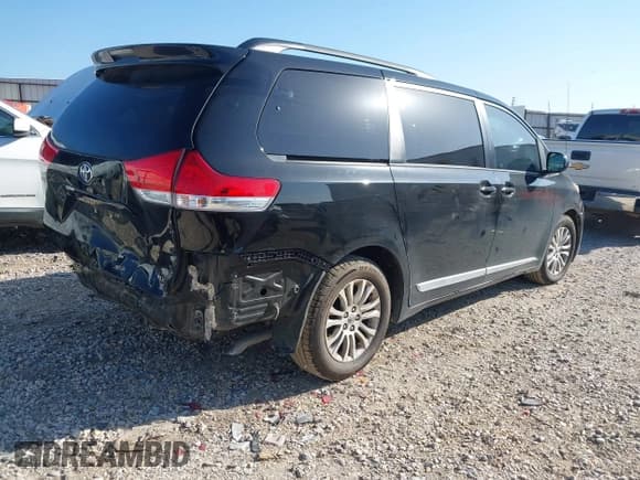 ✅ 2013 Toyota Sienna XLE AAS • VIN: 5TDYK3DC4DS390171 • Лот: 42766749. Опубликован ранее на IAAI с пробегом 111 645 миль. Бесплатный доступ к архиву аукционных продаж из США и подробный отчёт об истории автомобиля на DreamBid. Изображение 4.