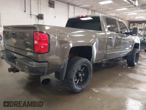 ✅ 2018 Chevrolet Silverado 2500HD High Country • VIN: 1GC1KXEY7JF102223 • Лот: 42759853. Опубликован ранее на IAAI с пробегом 89 061 миль. Бесплатный доступ к архиву аукционных продаж из США и подробный отчёт об истории автомобиля на DreamBid. Изображение 4.