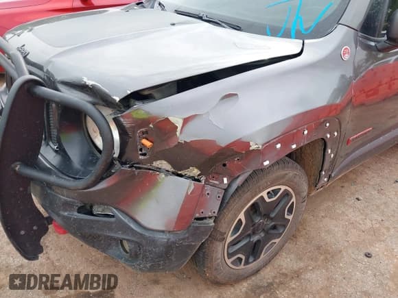 ✅ 2016 Jeep Renegade Trailhawk • VIN: ZACCJBCT8GPD58222 • Lot: 42124151. Listed on IAAI with 197,154 mi. Free auction sales archive from the USA and detailed vehicle history report at DreamBid. Image 6.