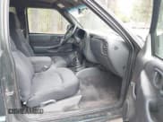 ✅ 2003 Chevrolet S-10 • VIN: 1GCCS19H938228381 • Лот: 42018266. Опубликован ранее на IAAI с пробегом 167 652 миль. Бесплатный доступ к архиву аукционных продаж из США и подробный отчёт об истории автомобиля на DreamBid. Изображение 5.