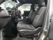 ✅ 2025 Chevrolet Traverse AWD LT • VIN: 1GNEVGRS4SJ144935 • Lot: 86808915. Wystawiony na Copart z przebiegiem 11 126 mil. Bezpłatny archiwum sprzedaży aukcyjnych z USA i szczegółowy raport historii pojazdu na DreamBid. Zdjęcie 7.