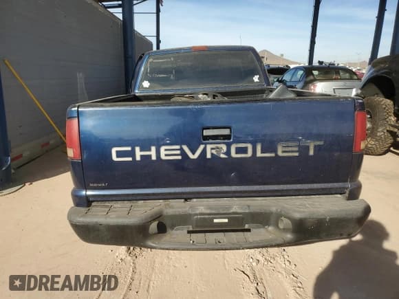 ✅ 2001 Chevrolet S-10 • VIN: 1GCCS145418253943 • Лот: 84837644. Опубликован ранее на Copart с пробегом 200 482 миль. Бесплатный доступ к архиву аукционных продаж из США и подробный отчёт об истории автомобиля на DreamBid. Изображение 6.