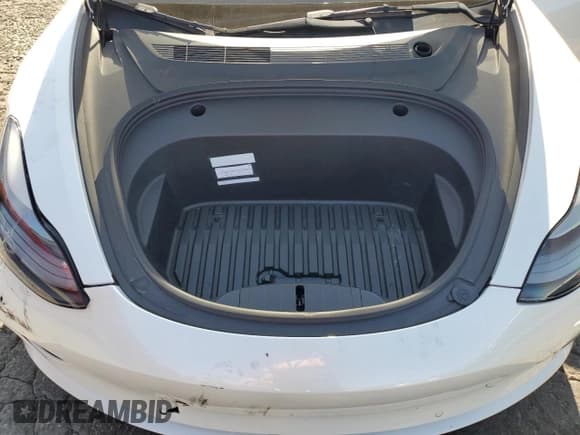 ✅ 2022 Tesla Model 3 Long Range • VIN: 5YJ3E1EB4NF163662 • Lot: 69128195. Wystawiony na Copart z przebiegiem 56 018 mil. Bezpłatny archiwum sprzedaży aukcyjnych z USA i szczegółowy raport historii pojazdu na DreamBid. Zdjęcie 11.