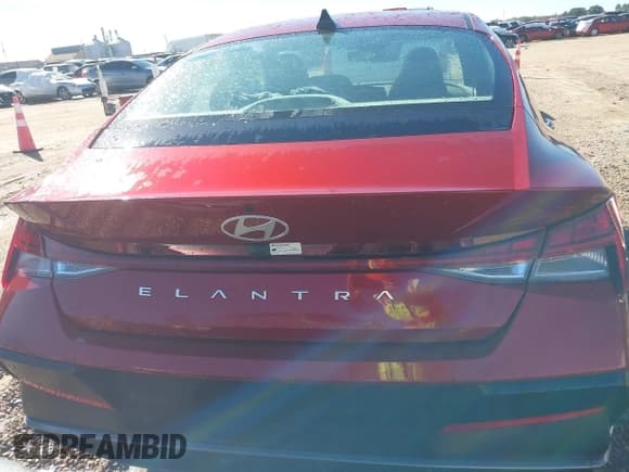 ✅ 2025 Hyundai Elantra SEL Convenience • VIN: KMHLS4DG3SU904387 • Лот: 43911292. Опубликован ранее на IAAI с пробегом 35 129 миль. Бесплатный доступ к архиву аукционных продаж из США и подробный отчёт об истории автомобиля на DreamBid. Изображение 16.