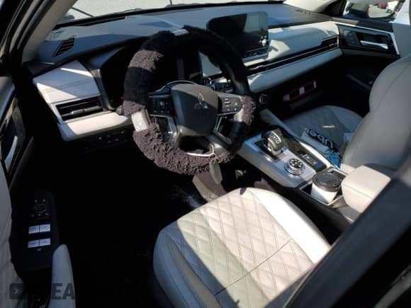 2023 Mitsubishi Outlander SEL z VIN JA4T5VA90PZ027000, wystawiony jako Copart lot #59324345 z przebiegiem 80 180 mil mil oraz Szkoda całkowita • Salvage title. Historia ofert i sprzedaży dostępna na DreamBid. Obrazek 8.