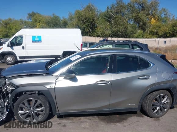 ✅ 2019 Lexus UX 250h • VIN: JTHU9JBH1K2011871 • Лот: 43401439. Опубликован ранее на IAAI с пробегом Не указан. Бесплатный доступ к архиву аукционных продаж из США и подробный отчёт об истории автомобиля на DreamBid. Изображение 14.
