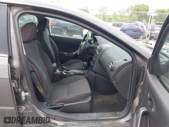 ✅ 2005 Pontiac G6 • VIN: 1G2ZG548954116740 • Lot: 42843615. Wystawiony na IAAI z przebiegiem 153 477 mil. Bezpłatny archiwum sprzedaży aukcyjnych z USA i szczegółowy raport historii pojazdu na DreamBid. Zdjęcie 5.