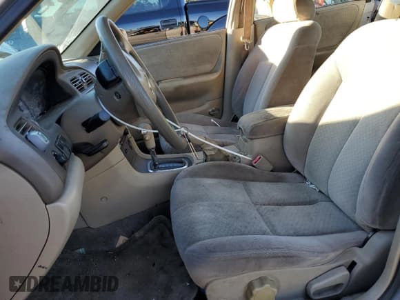 ✅ 2002 Mazda 626 LX • VIN: 1YVGF22C125297148 • Lot: 79130024. Wystawiony na Copart z przebiegiem 138 408 mil. Bezpłatny archiwum sprzedaży aukcyjnych z USA i szczegółowy raport historii pojazdu na DreamBid. Zdjęcie 7.