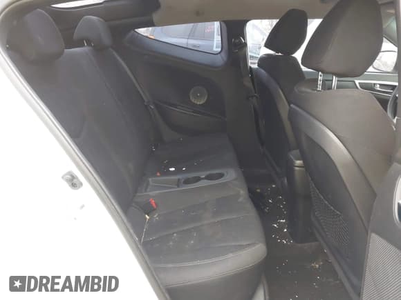 ✅ 2014 Hyundai Veloster • VIN: KMHTC6AD6EU211479 • Lot: 41196275. Wystawiony na IAAI z przebiegiem 132 337 mil. Bezpłatny archiwum sprzedaży aukcyjnych z USA i szczegółowy raport historii pojazdu na DreamBid. Zdjęcie 8.