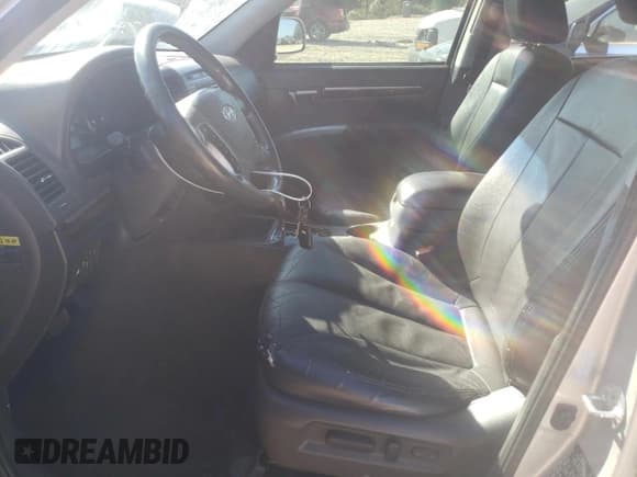 ✅ 2012 Hyundai Santa Fe Limited • VIN: 5XYZK3AB3CG136818 • Lot: 77181214. Listed on Copart with 283,940 mi. Free auction sales archive from the USA and detailed vehicle history report at DreamBid. Image 7.