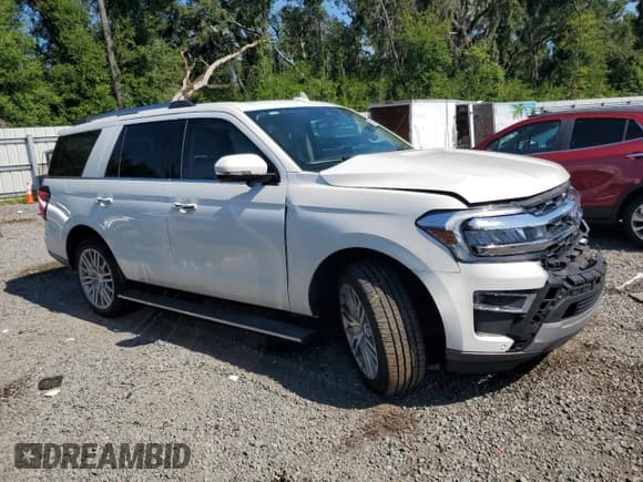 ✅ 2024 Ford Expedition Limited • VIN: 1FMJU1K84REA31121 • Lot: 69183245. Listed on Copart with 50,381 mi. Free auction sales archive from the USA and detailed vehicle history report at DreamBid. Image 4.