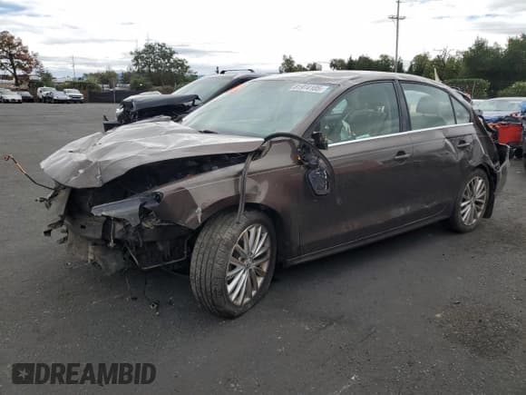 ✅ 2011 Volkswagen Jetta SEL • VIN: 3VWLZ7AJ8BM394430 • Lot: 81974105. Wystawiony na Copart z przebiegiem 173 337 mil. Bezpłatny archiwum sprzedaży aukcyjnych z USA i szczegółowy raport historii pojazdu na DreamBid. Zdjęcie 1.