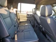 ✅ 2021 GMC Yukon XL SLT • VIN: 1GKS1GKD6MR368185 • Lot: 47778225. Wystawiony na Copart z przebiegiem 31 090 mil. Bezpłatny archiwum sprzedaży aukcyjnych z USA i szczegółowy raport historii pojazdu na DreamBid. Zdjęcie 11.