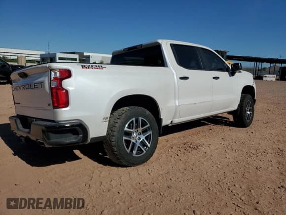 ✅ 2023 Chevrolet Silverado 1500 LT Trail Boss • VIN: 3GCUDFED5PG299026 • Lot: 65463405. Wystawiony na Copart z przebiegiem 35 937 mil. Bezpłatny archiwum sprzedaży aukcyjnych z USA i szczegółowy raport historii pojazdu na DreamBid. Zdjęcie 3.