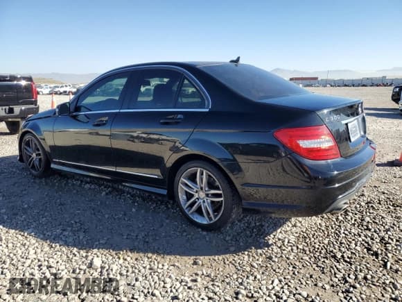 ✅ 2014 Mercedes-Benz C 300 Sport • VIN: WDDGF8AB3ER302158 • Lot: 85422365. Wystawiony na Copart z przebiegiem 153 501 mil. Bezpłatny archiwum sprzedaży aukcyjnych z USA i szczegółowy raport historii pojazdu na DreamBid. Zdjęcie 2.