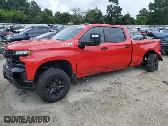 ✅ 2021 Chevrolet Silverado 1500 LT Trail Boss • VIN: 1GCPYFED8MZ100189 • Lot: 69197624. Wystawiony na Copart z przebiegiem 41 555 mil. Bezpłatny archiwum sprzedaży aukcyjnych z USA i szczegółowy raport historii pojazdu na DreamBid. Zdjęcie 1.