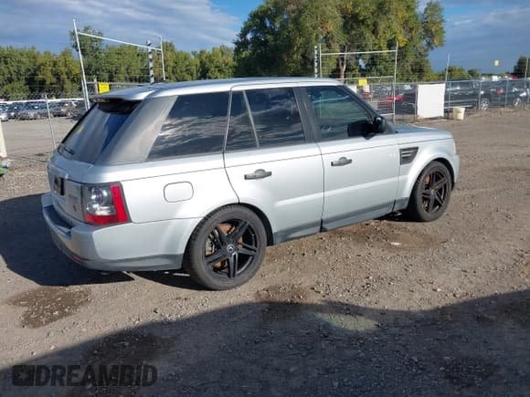 ✅ 2011 Land Rover Range Rover Sport HSE Lux • VIN: SALSK2D46BA269539 • Lot: 43337479. Listed on IAAI with 168,132 mi. Free auction sales archive from the USA and detailed vehicle history report at DreamBid. Image 4.