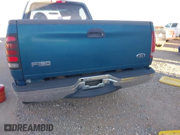 ✅ 2000 Ford F-150 XL • VIN: 3FTZF1729YMA82483 • Lot: 43640471. Wystawiony na IAAI z przebiegiem 199 384 mil. Bezpłatny archiwum sprzedaży aukcyjnych z USA i szczegółowy raport historii pojazdu na DreamBid. Zdjęcie 6.