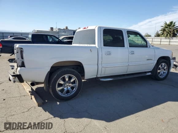 ✅ 2006 GMC Sierra Denali • VIN: 2GTEK63N161127525 • Lot: 86103495. Listed on Copart with 205,565 mi. Free auction sales archive from the USA and detailed vehicle history report at DreamBid. Image 3.