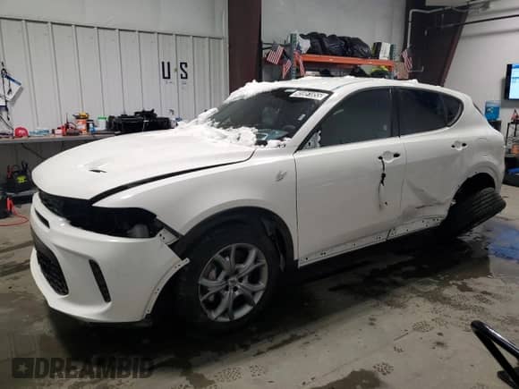 2024 Dodge Hornet R/T z VIN ZACPDFCW6R3A33993, wystawiony jako Copart lot #45951855 z przebiegiem 3 744 mil mil oraz Czysty tytuł • Clean title. Historia ofert i sprzedaży dostępna na DreamBid. Obrazek 1.