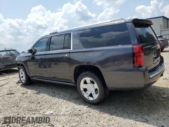✅ 2018 Chevrolet Suburban Premier • VIN: 1GNSCJKC3JR110302 • Лот: 69551615. Опубликован ранее на Copart с пробегом 181 416 миль. Бесплатный доступ к архиву аукционных продаж из США и подробный отчёт об истории автомобиля на DreamBid. Изображение 2.