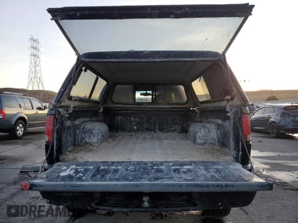 2001 Chevrolet S-10 LS ZR2 с VIN 1GCCT19W718161384, выставлен на аукционе Copart как лот 84834104 с пробегом 288 874 миль миль и Списание • Salvage title. История ставок и продаж доступна на DreamBid. Изображение 6.