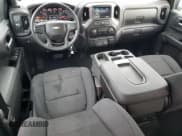 ✅ 2020 Chevrolet Silverado 1500 Custom • VIN: 3GCPWBEK3LG363251 • Lot: 77807424. Wystawiony na Copart z przebiegiem 80 317 mil. Bezpłatny archiwum sprzedaży aukcyjnych z USA i szczegółowy raport historii pojazdu na DreamBid. Zdjęcie 8.