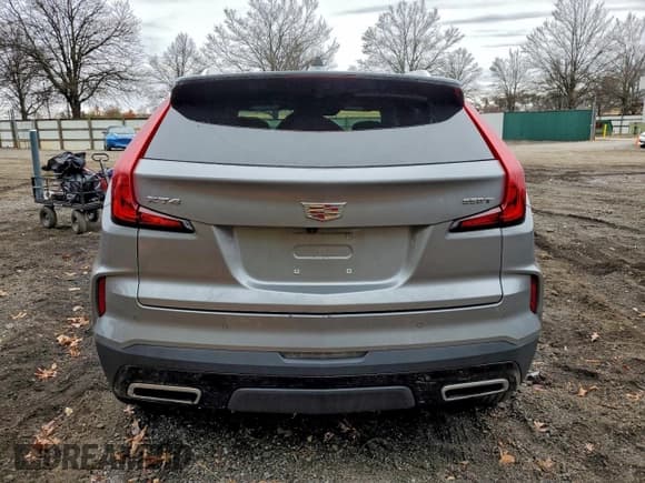 ✅ 2024 Cadillac XT4 FWD Premium Luxury • VIN: 1GYFZCR41RF214779 • Lot: 94327855. Wystawiony na Copart z przebiegiem 36 377 mil. Bezpłatny archiwum sprzedaży aukcyjnych z USA i szczegółowy raport historii pojazdu na DreamBid. Zdjęcie 6.