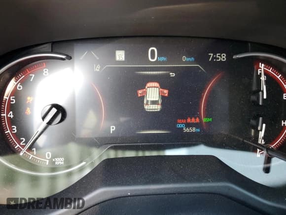 ✅ 2024 Toyota RAV4 XLE Premium • VIN: 2T3A1RFV1RW475478 • Lot: 52960055. Listed on Copart with 5,658 mi. Free auction sales archive from the USA and detailed vehicle history report at DreamBid. Image 9.